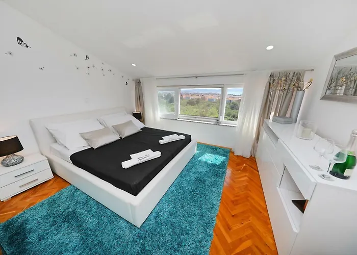 Apartment Magic Blue Sky *